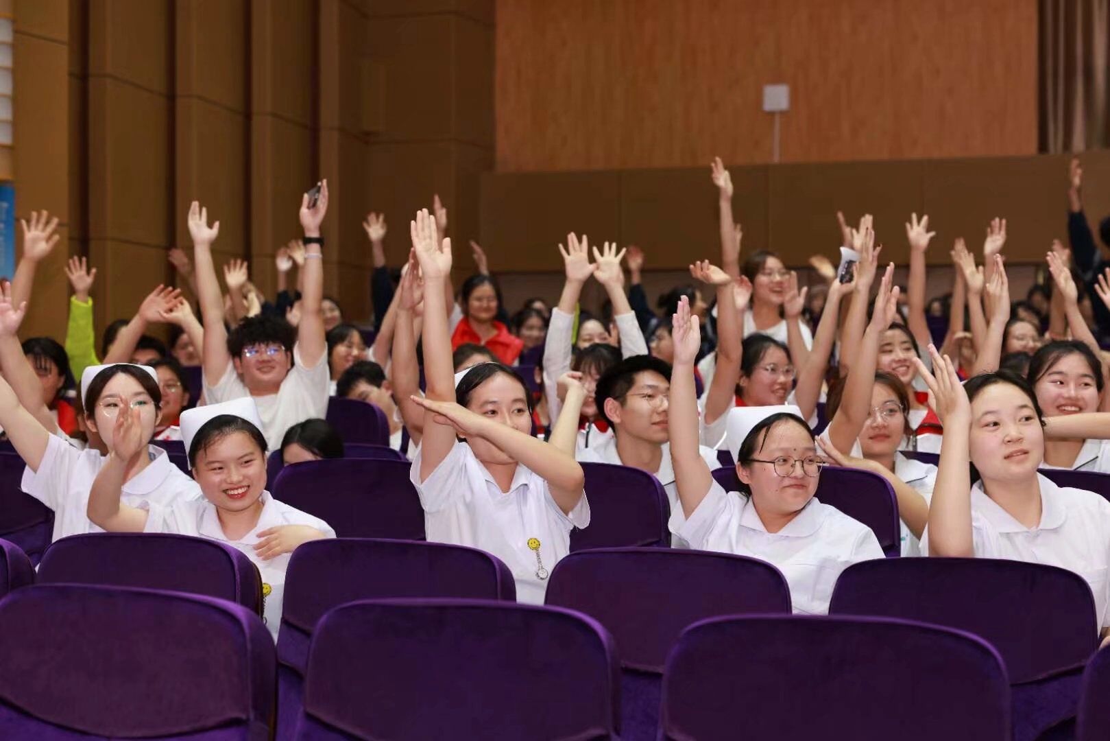 英国上市公司365