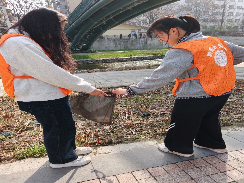 英国上市公司365